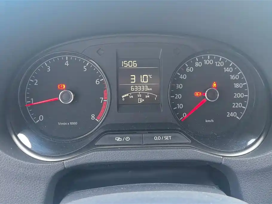 Volkswagen Polo 2014 1.4L Manual Trend Edition фото 14
