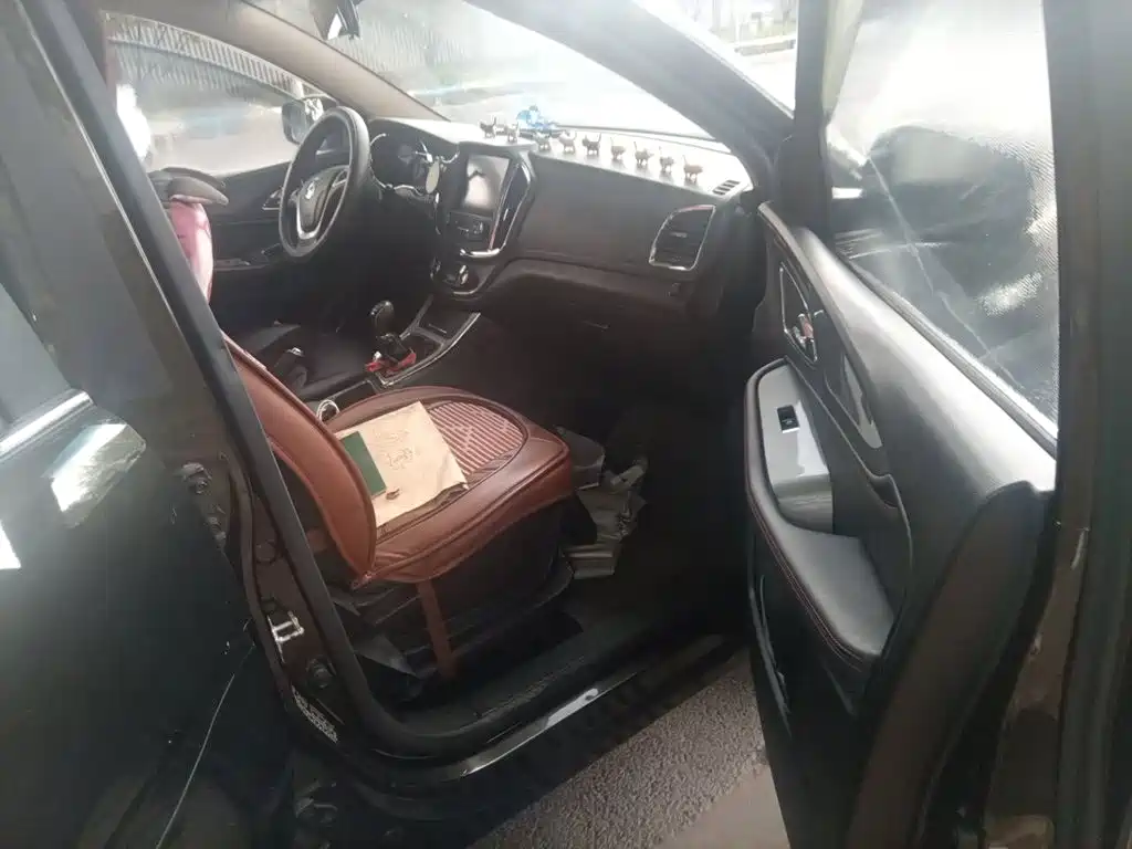 Baojun 560 2015 2015 1.8L Manual Luxury