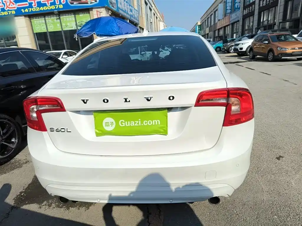 VOLVO S60
