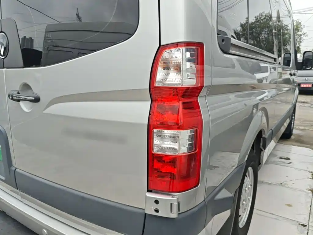 Foton Tuyano 2024 2024 Lucky Elephant Multi-purpose 2.0T Manual Long Wheelbase Medium Roof Single Rear Tire 5/6/7/9-seater