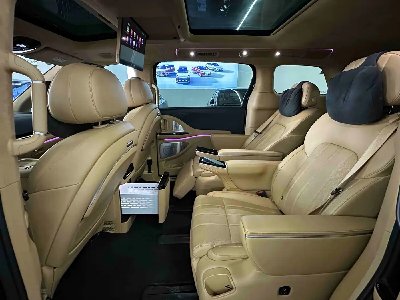 Voyah Auto Voyah Dreamer 2025 Model PHEV 4WD Premium QianKun Edition фото 9
