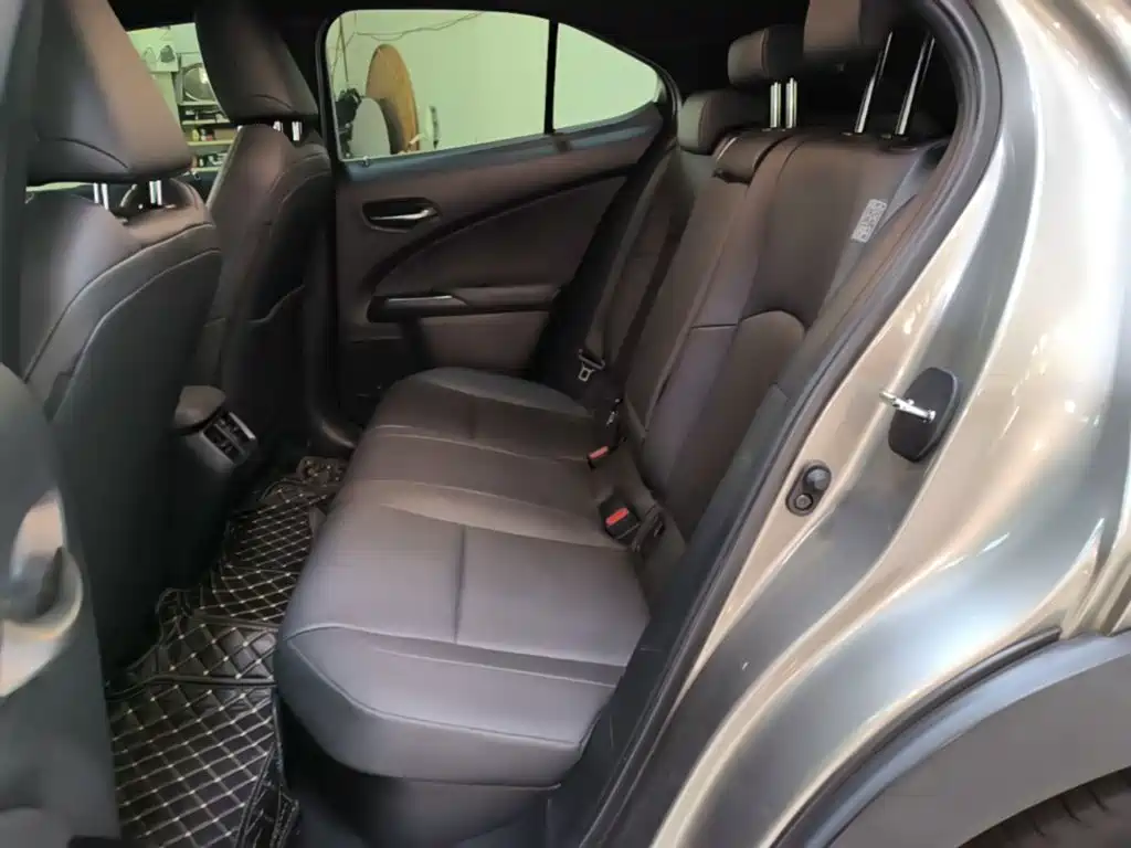 Photo 17 - Lexus UX