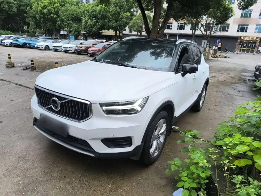 Volvo XC40 2022 2022 Model T4 AWD Smart Drive Fashion Edition