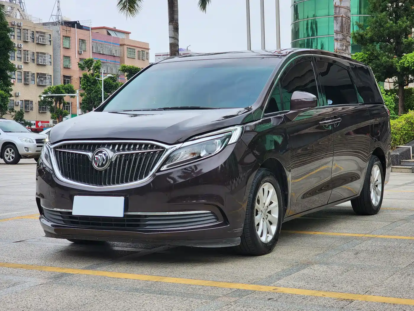 Фото 1 - Buick GL8