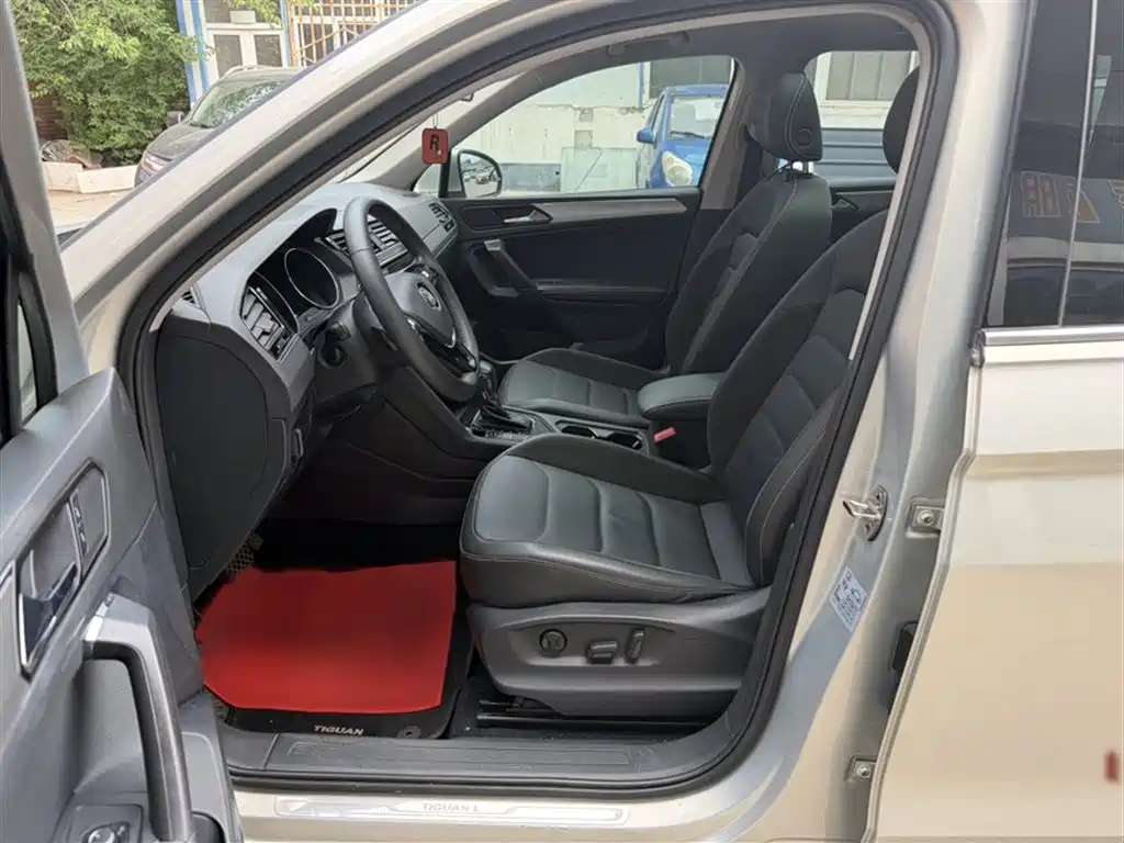 Volkswagen Tiguan L 2019 330TSI Automatic 2WD Panorama Comfort Edition China VI фото 13