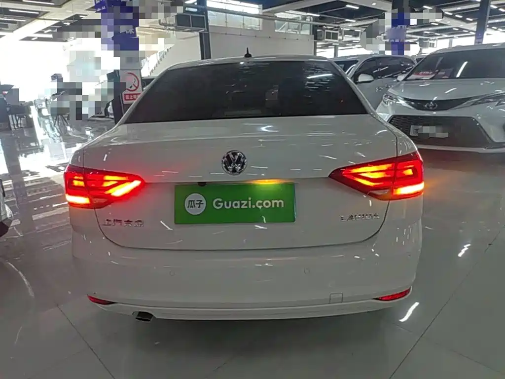 Volkswagen Lavida 2017 1.6L Automatic Trend Edition фото 6