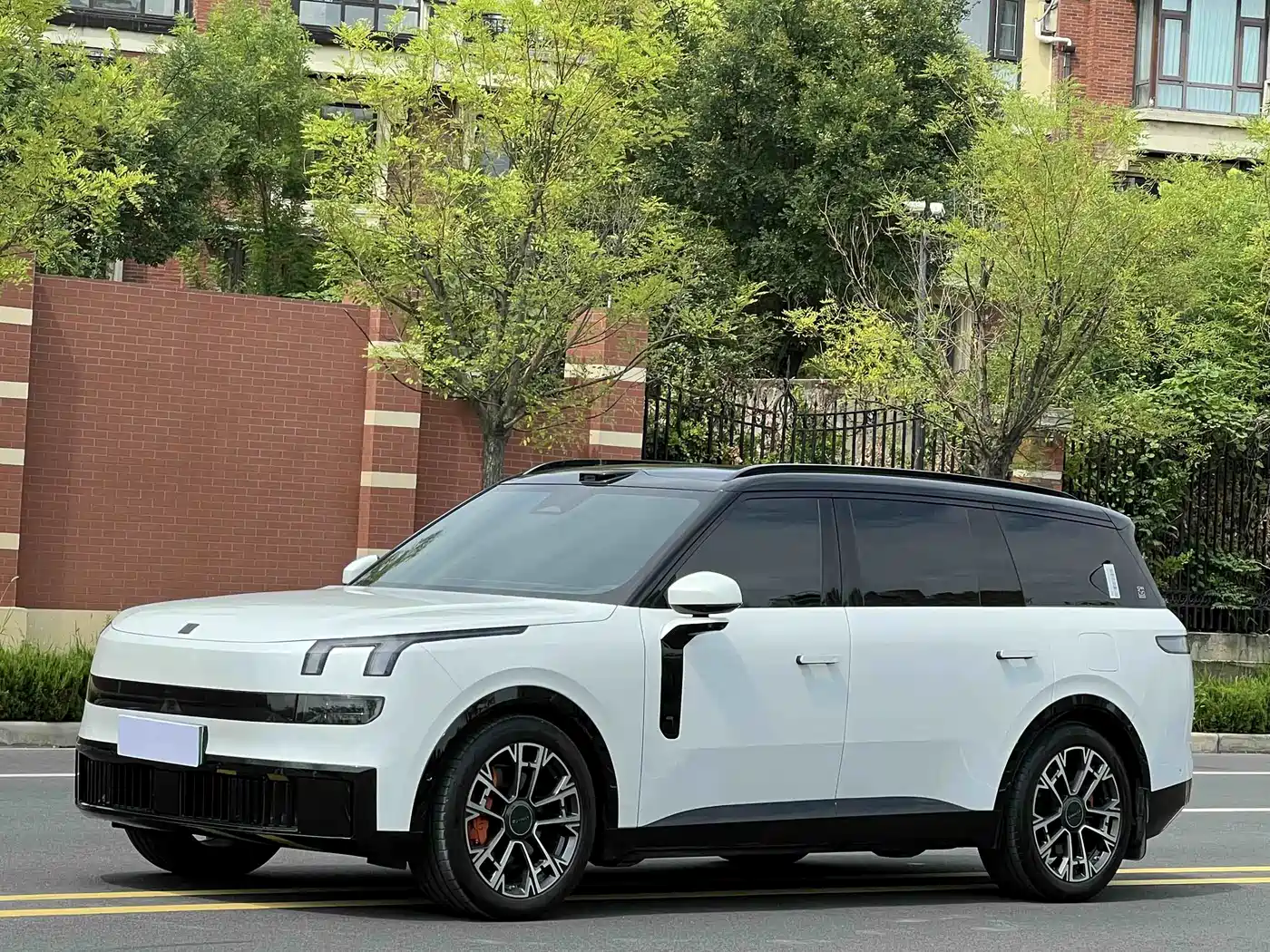 Lynk & Co 900 2025
