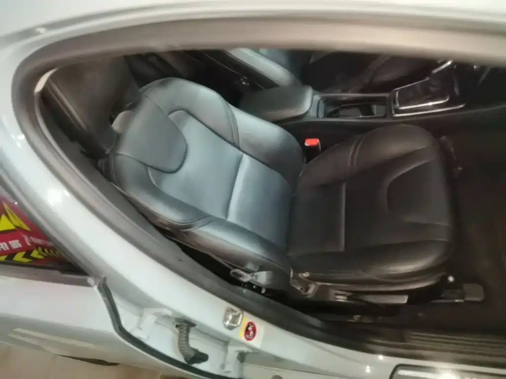 Фото 25 - Volvo V40