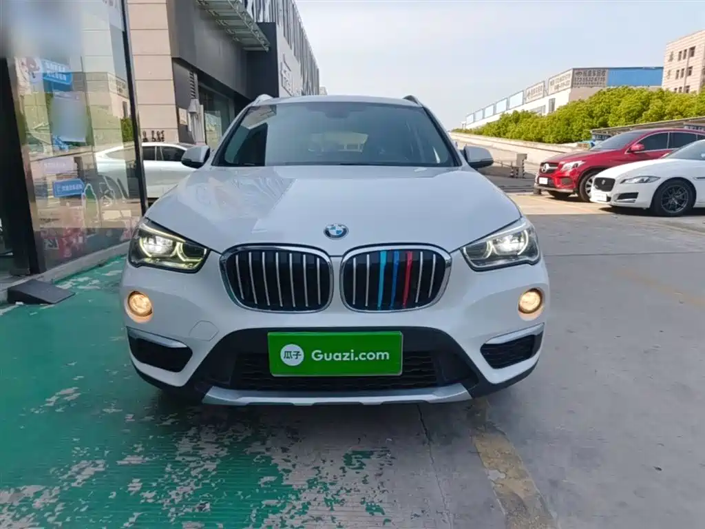 BMW X1 2019 sDrive18Li Premium Model фото 3