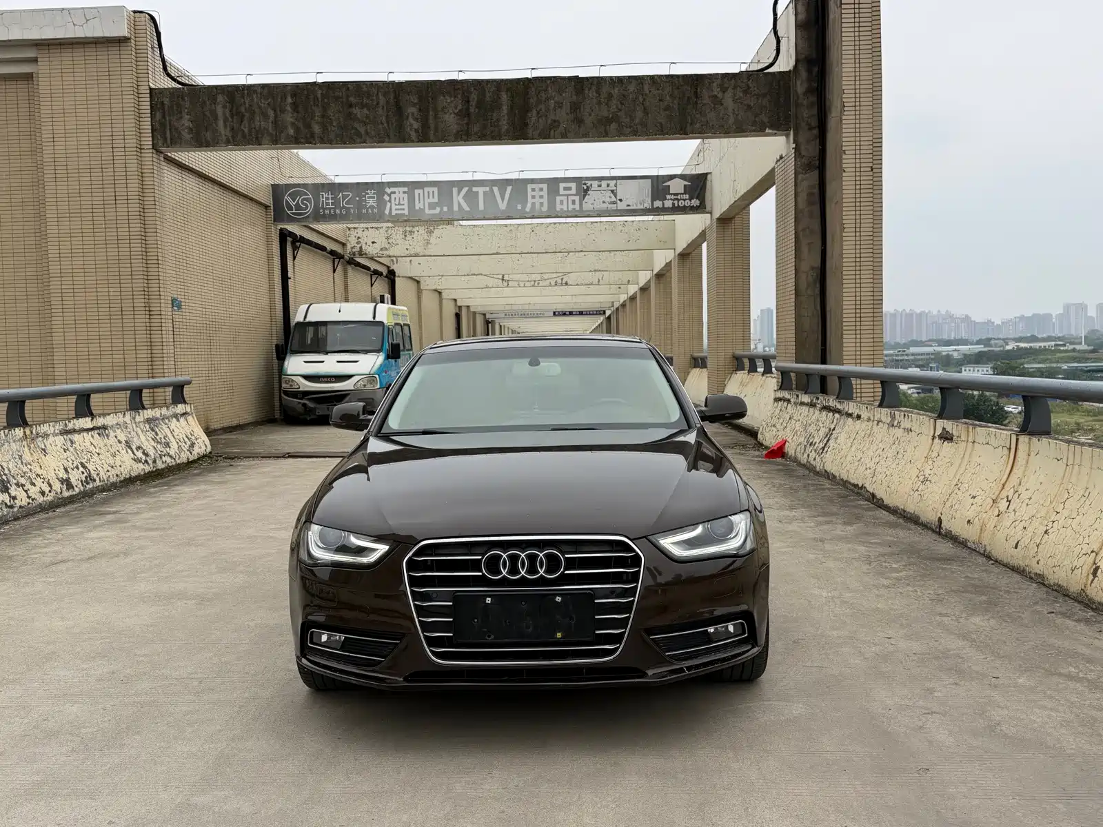 صورة 2 - Audi A4L