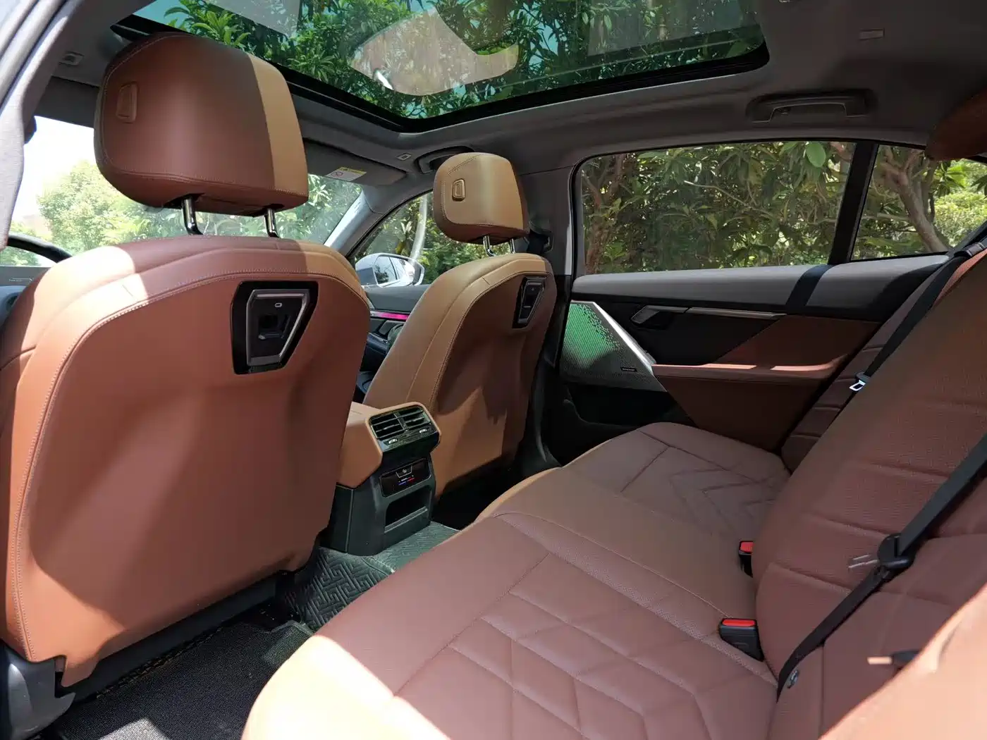 BMW 5 Series 2024 530Li Leading M Sport Package фото 9