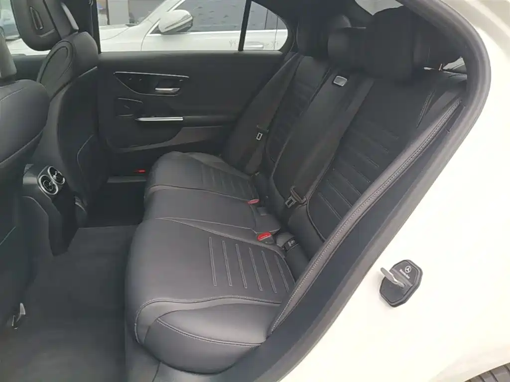 Mercedes-Benz C-Class 2023 C 200 L Sport фото 17