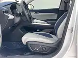 Фото 3 - Geely Preface