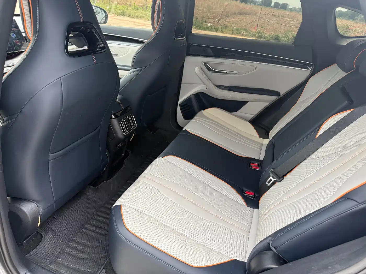 BYD Song PLUS PHEV 2023 Champion Edition DM-i 150KM Flagship PLUS фото 9