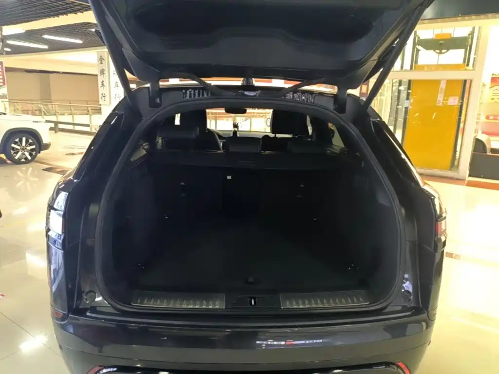 Photo 19 - Land Rover Range Rover Velar