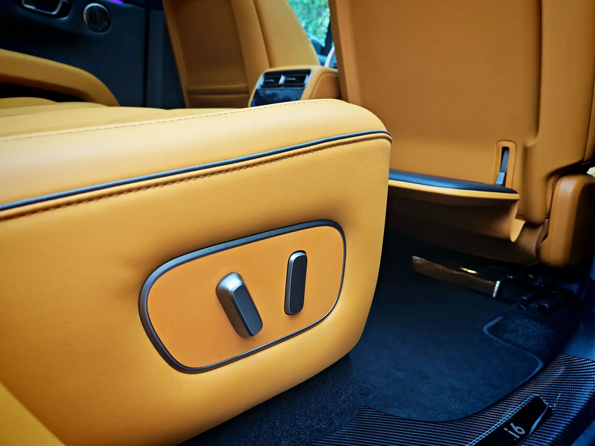 Фото 29 - Li Auto i6