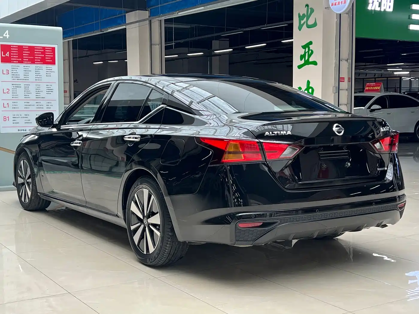 Фото 7 - Nissan Teana