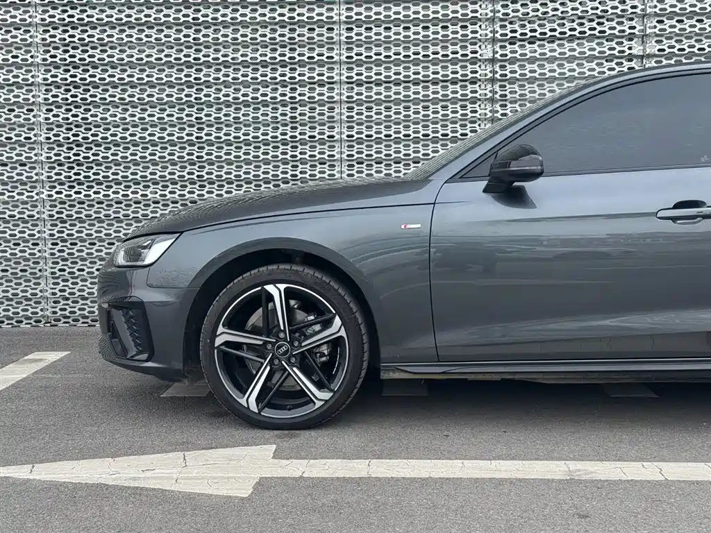 Audi A4L 2024 40 TFSI Luxury Dynamic фото 17