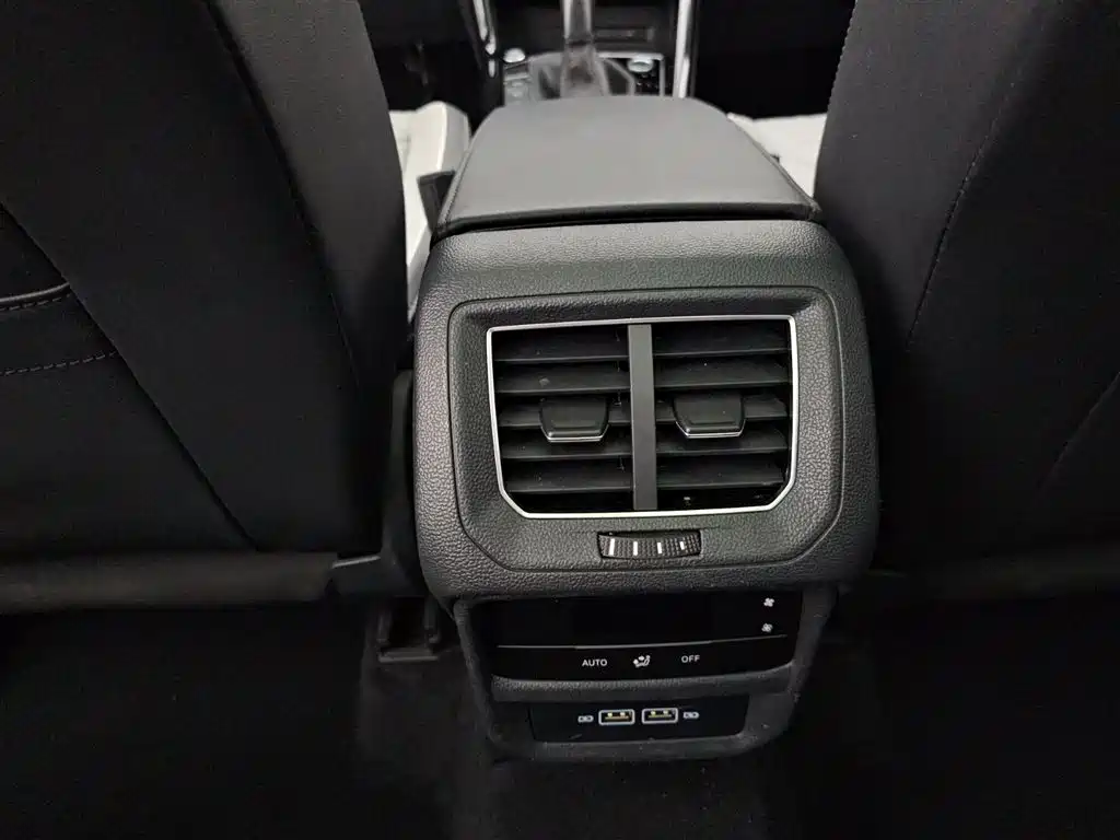 Volkswagen Tayron 2023 300TSI 2WD Luxury Plus Advanced Edition фото 10
