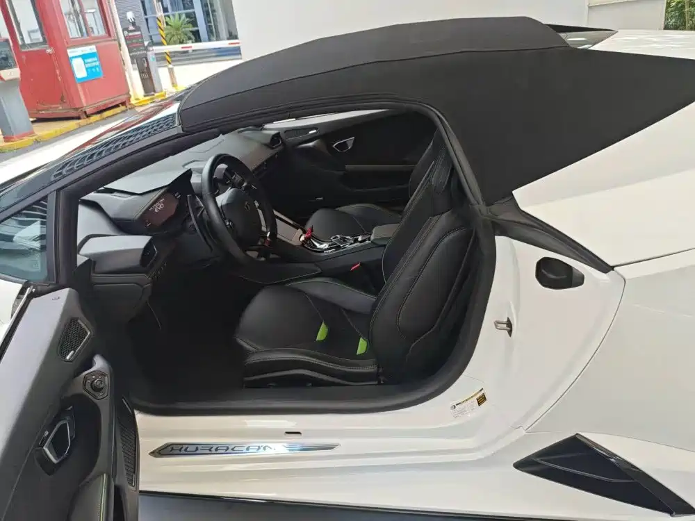 LAMBORGHINI HURACÁN