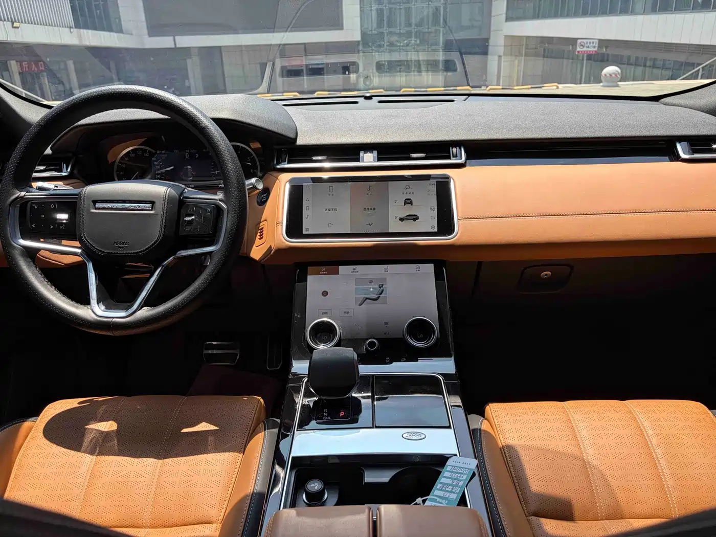 Фото 13 - Land Rover Range Rover Velar