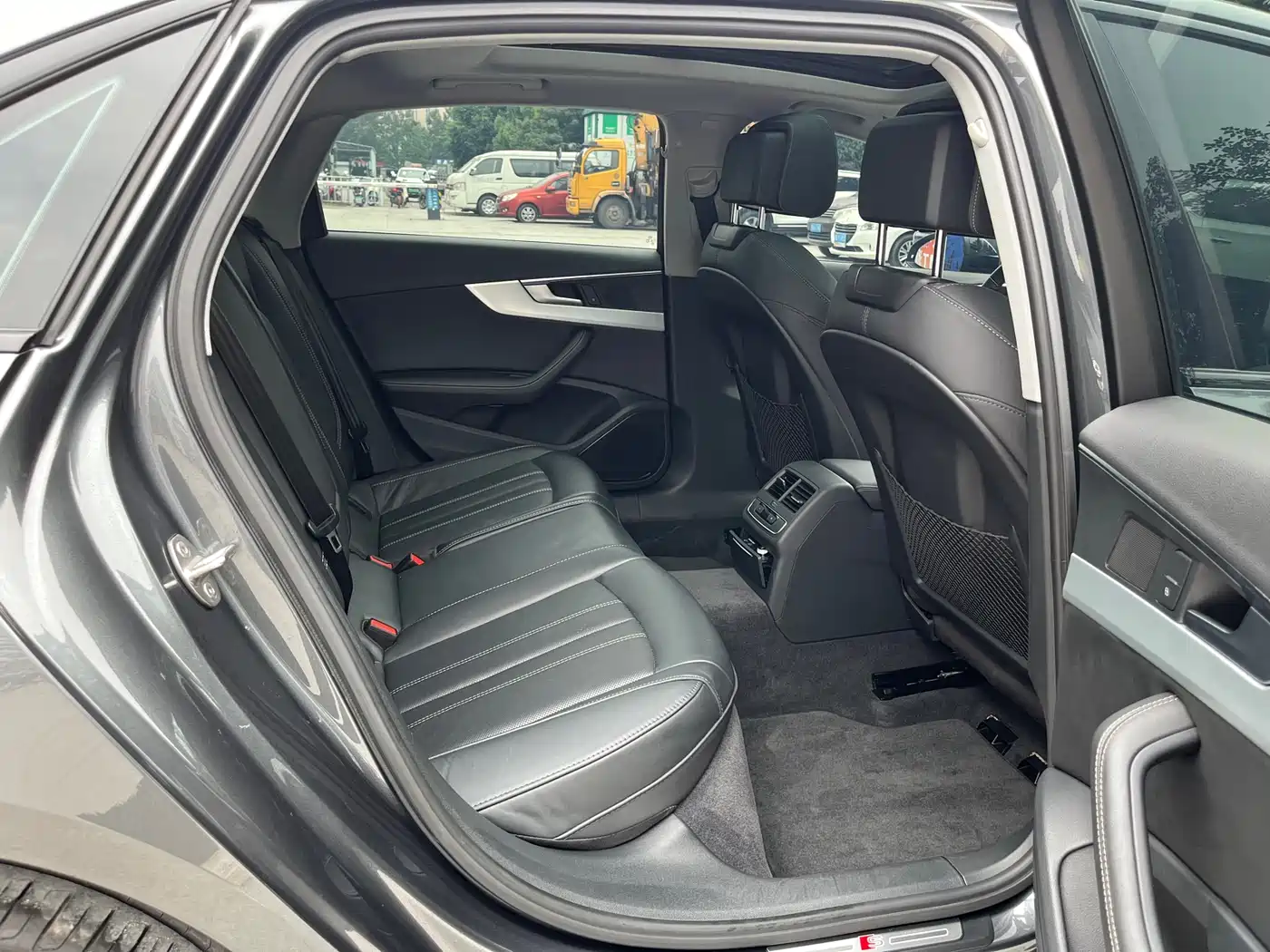 Audi A4L 2023 40 TFSI Luxury Sport фото 12