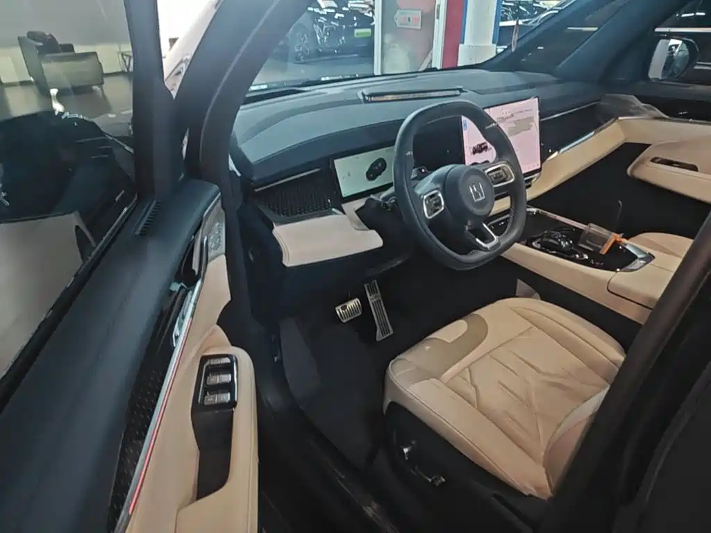 ZEEKR 009 2025 2024 6-seat Executive AWD 108kWh