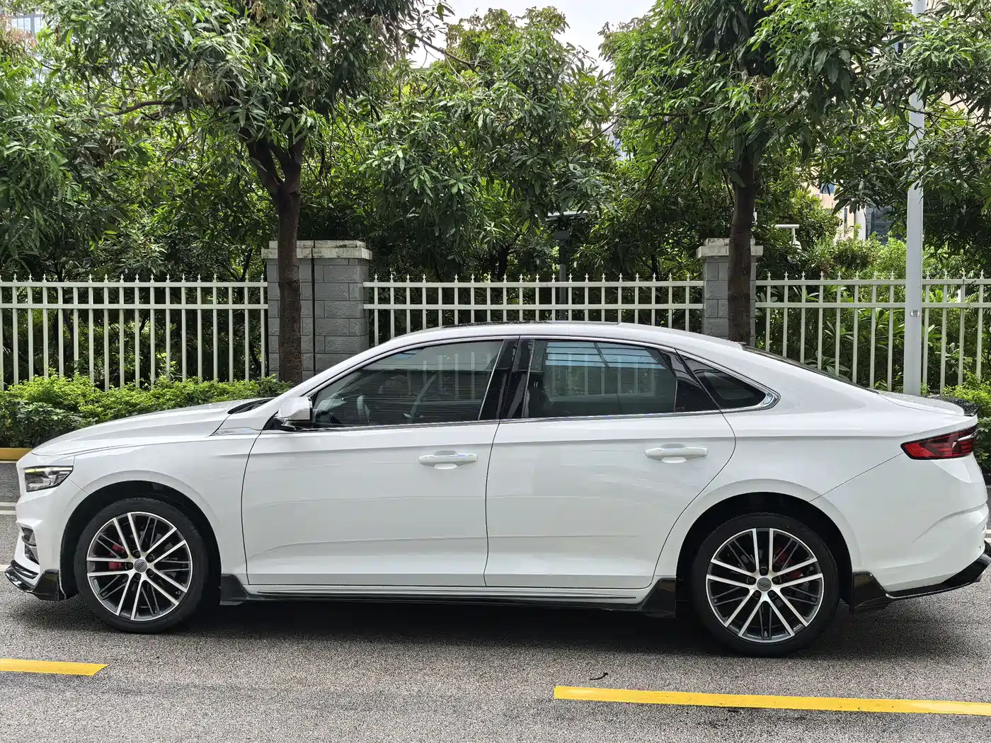 GEELY AUTOMOBILE XINGRUI