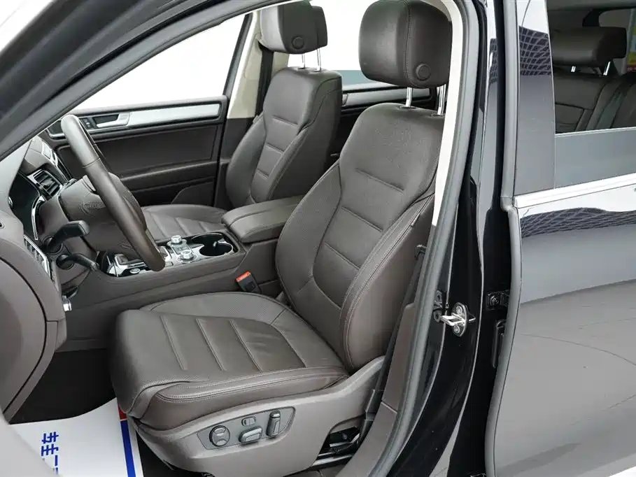 Volkswagen Touareg 2017 3.0TSI Explorer Edition фото 5