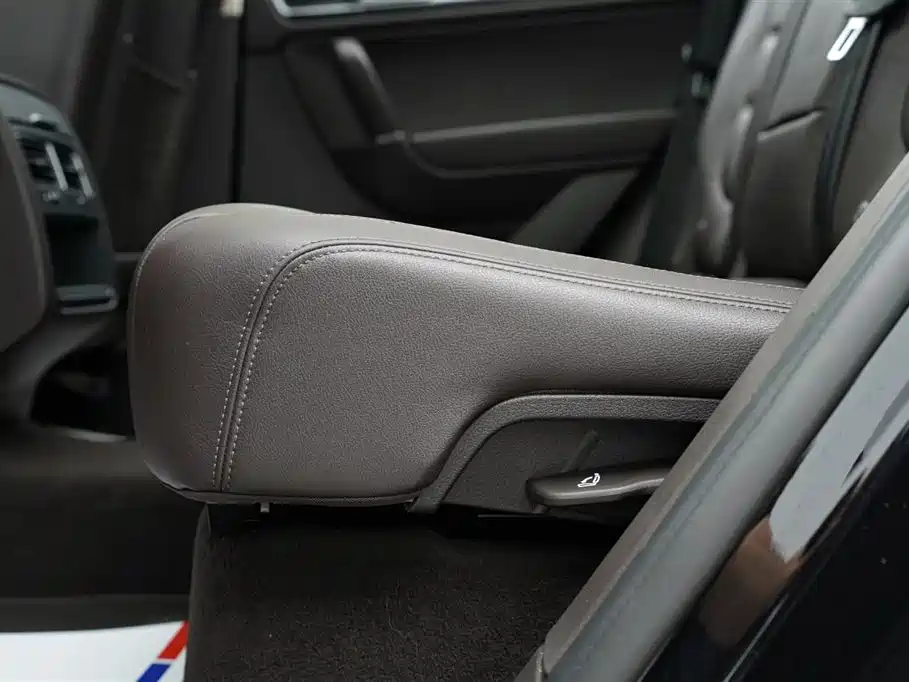 Volkswagen Touareg 2017 3.0TSI Explorer Edition фото 10