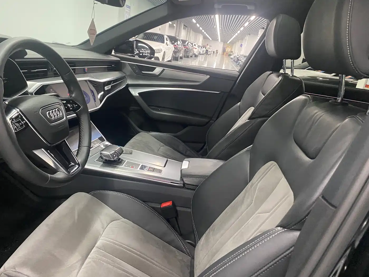 Audi A6L 2021 40 TFSI Luxury Elegance фото 10