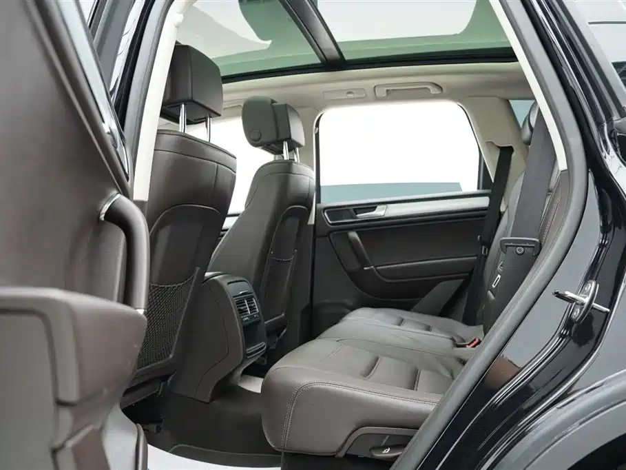 Volkswagen Touareg 2017 3.0TSI Explorer Edition фото 9
