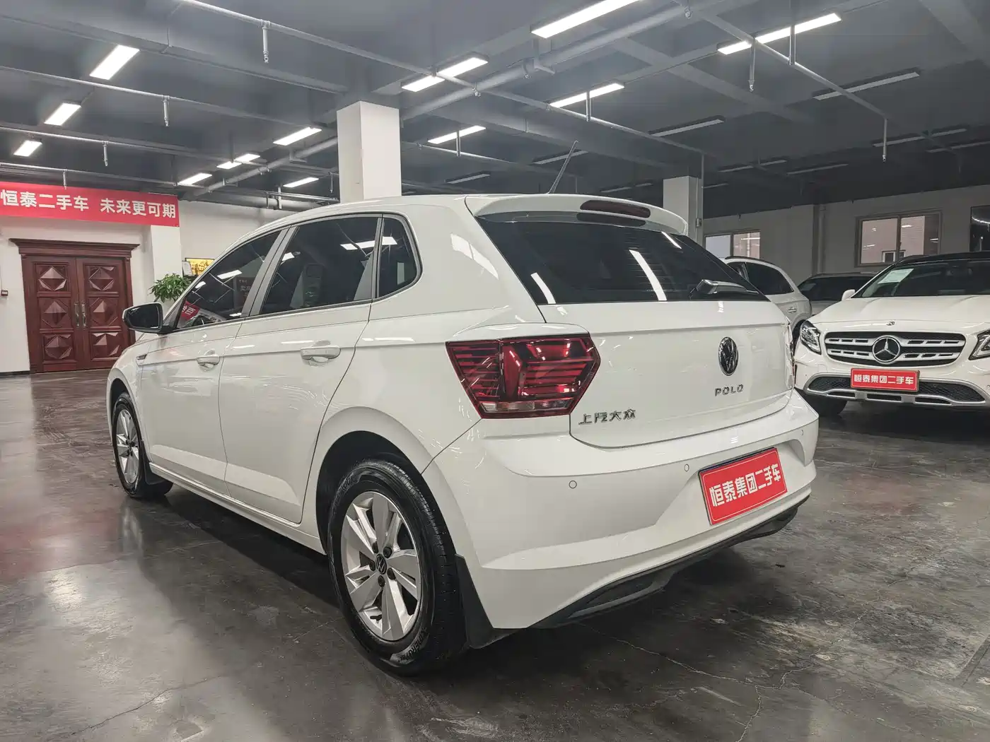 VOLKSWAGEN POLO