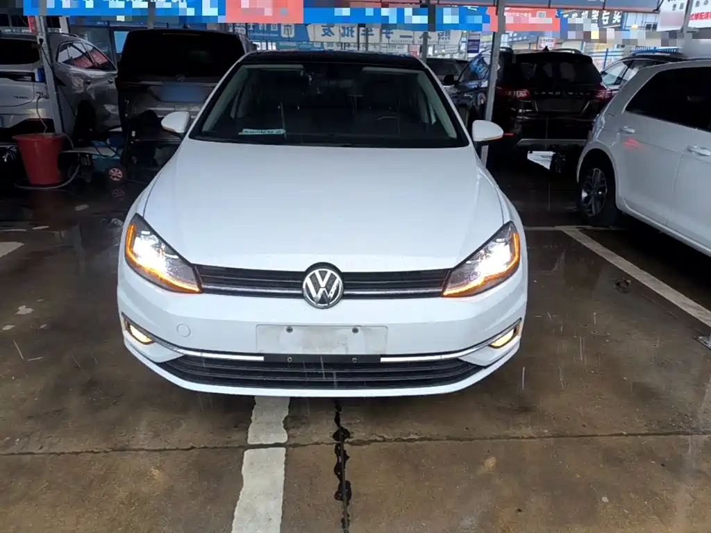 Volkswagen Golf 2018 230TSI Automatic Luxury фото 3