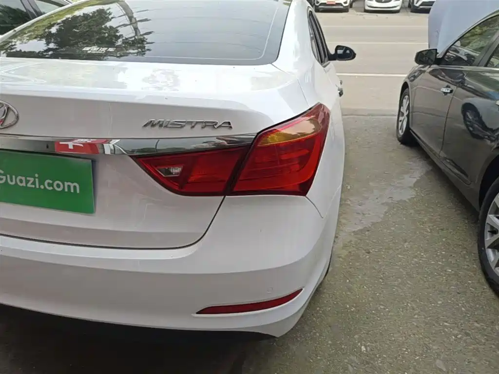 Hyundai Mistra 2014 1.8L Auto Smart GLS фото 8