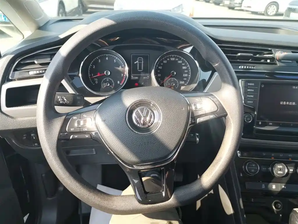 Volkswagen Touran 2018 Touran L 280TSI DSG Comfort 7-seater China V фото 11