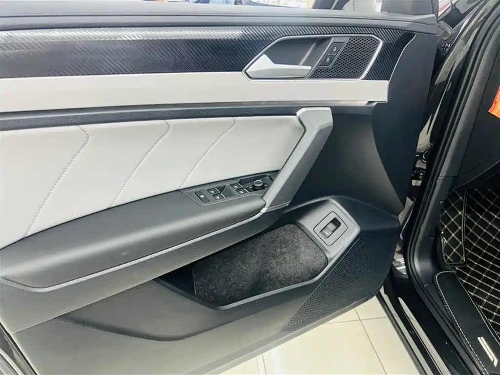 Volkswagen Tayron 2024 330TSI 2WD Luxury Plus Advanced фото 21