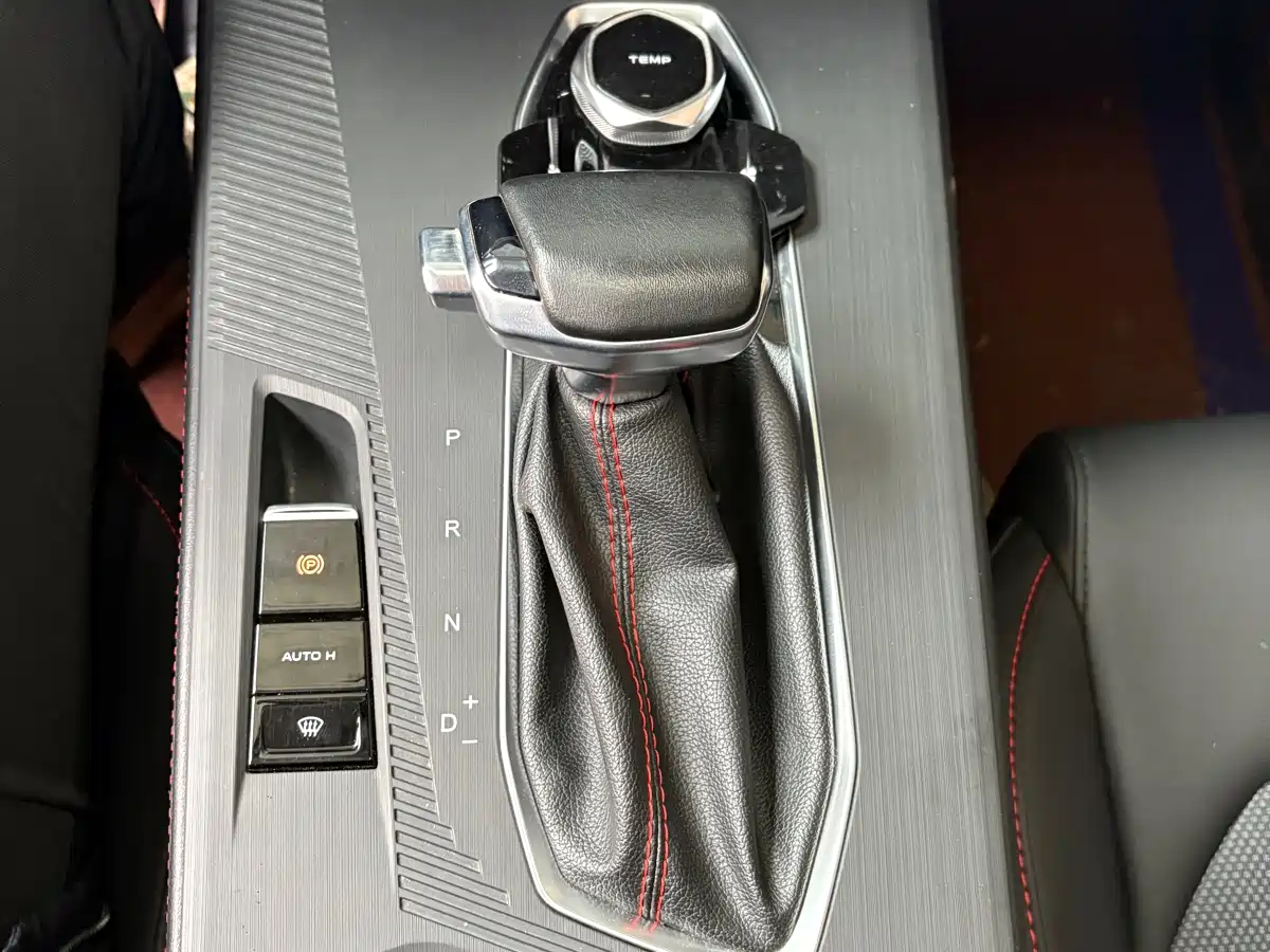 CHANGAN CHANGAN AUCHAN Z6