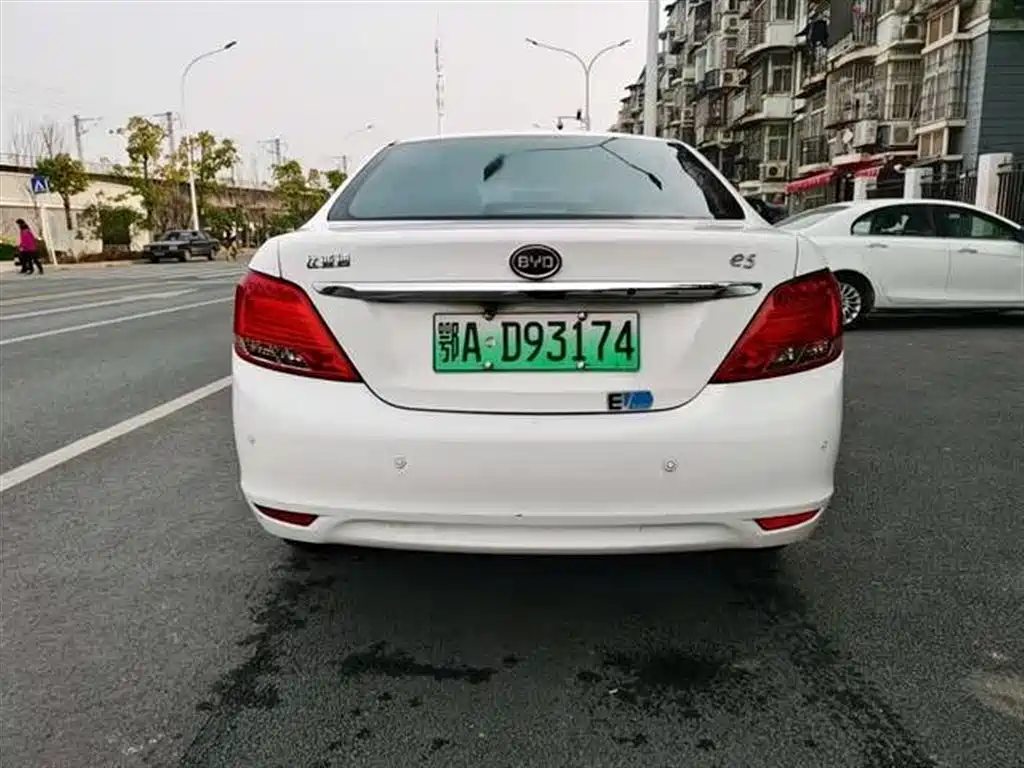 BYD E5