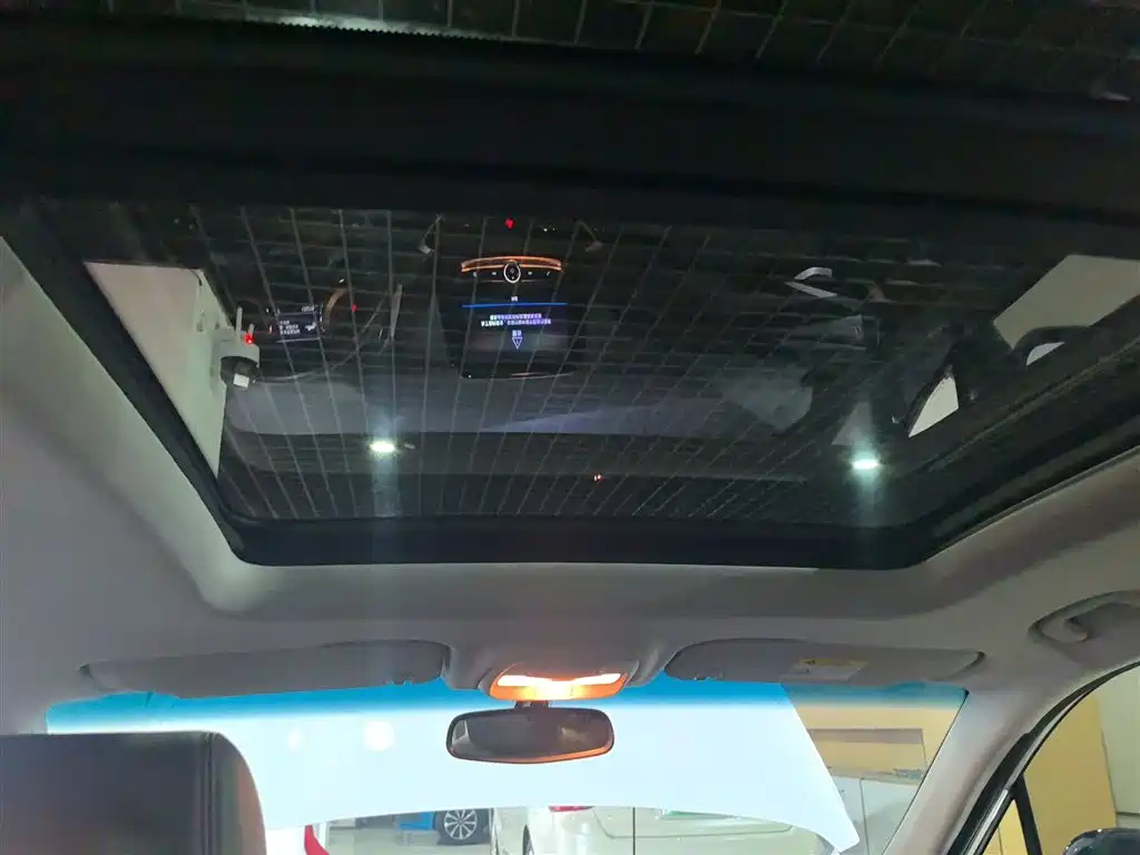 Chevrolet Volando 2018 Redline 530T Auto Premium Edition (5+2 seats) China V фото 8