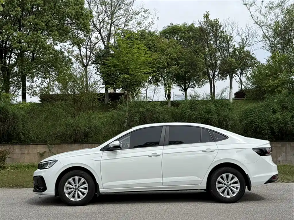Volkswagen Lavida 2023 New Sharp 1.5L Auto Premium Edition фото 14