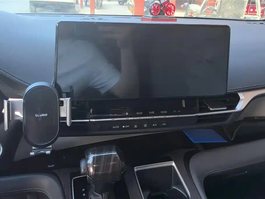 Toyota Sienna 2024 2.5L Hybrid Comfort Edition фото 13