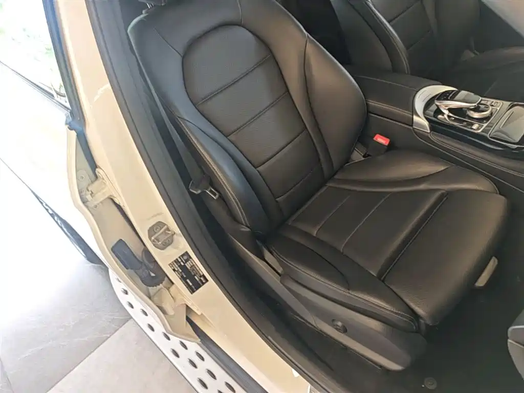 Mercedes-Benz GLC 2019 Model GLC 200 L 4MATIC фото 25