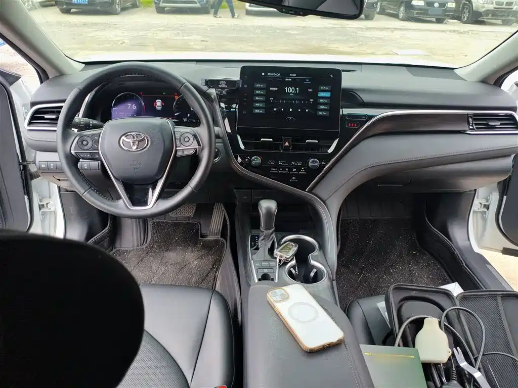 Toyota Camry 2021 2.5G Luxury Edition фото 10