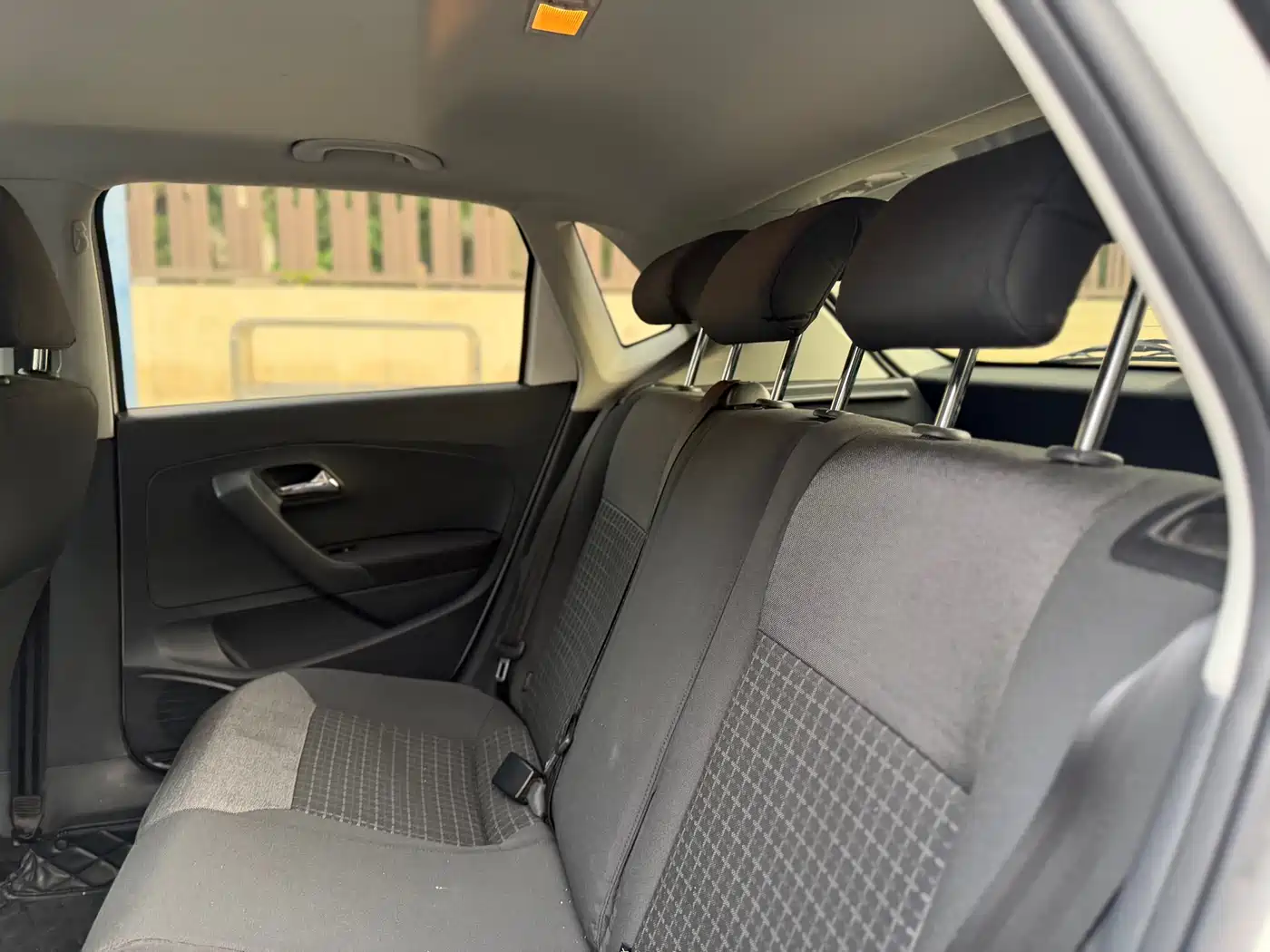 Volkswagen Polo 2016 1.6L Automatic Comfort фото 7