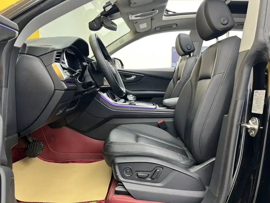 Audi Q8 2024 2023 55 TFSI Luxury Sport