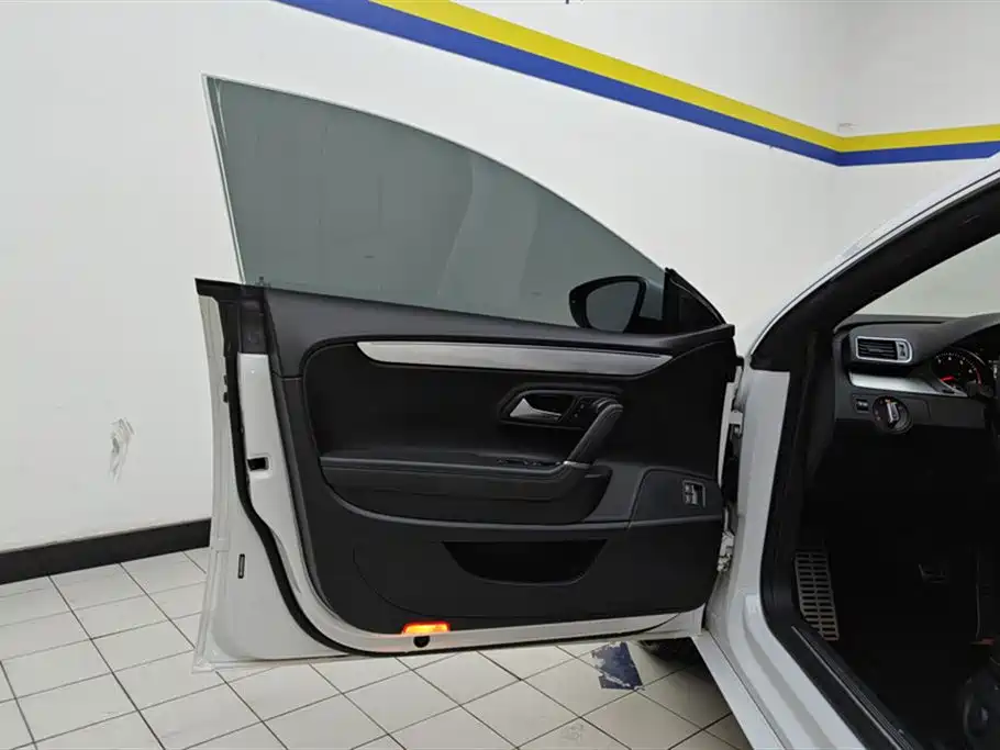 Volkswagen FAW-Volkswagen CC 2018 1.8TSI Luxury фото 7
