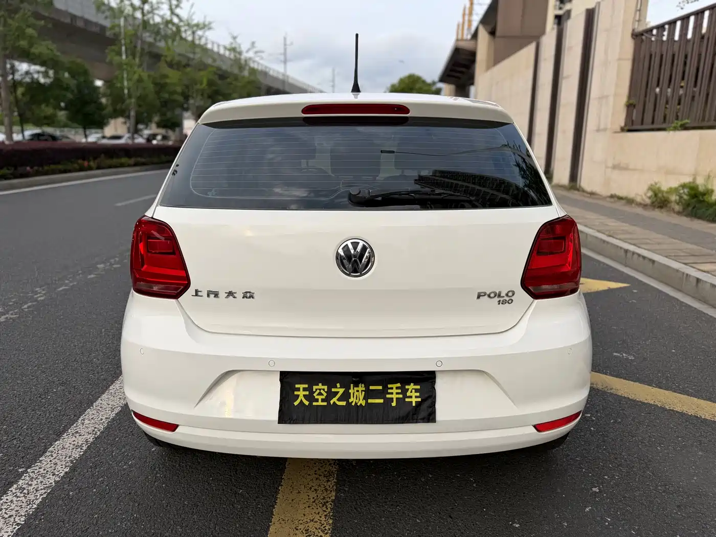 Volkswagen Polo 2016 1.6L Automatic Comfort фото 18