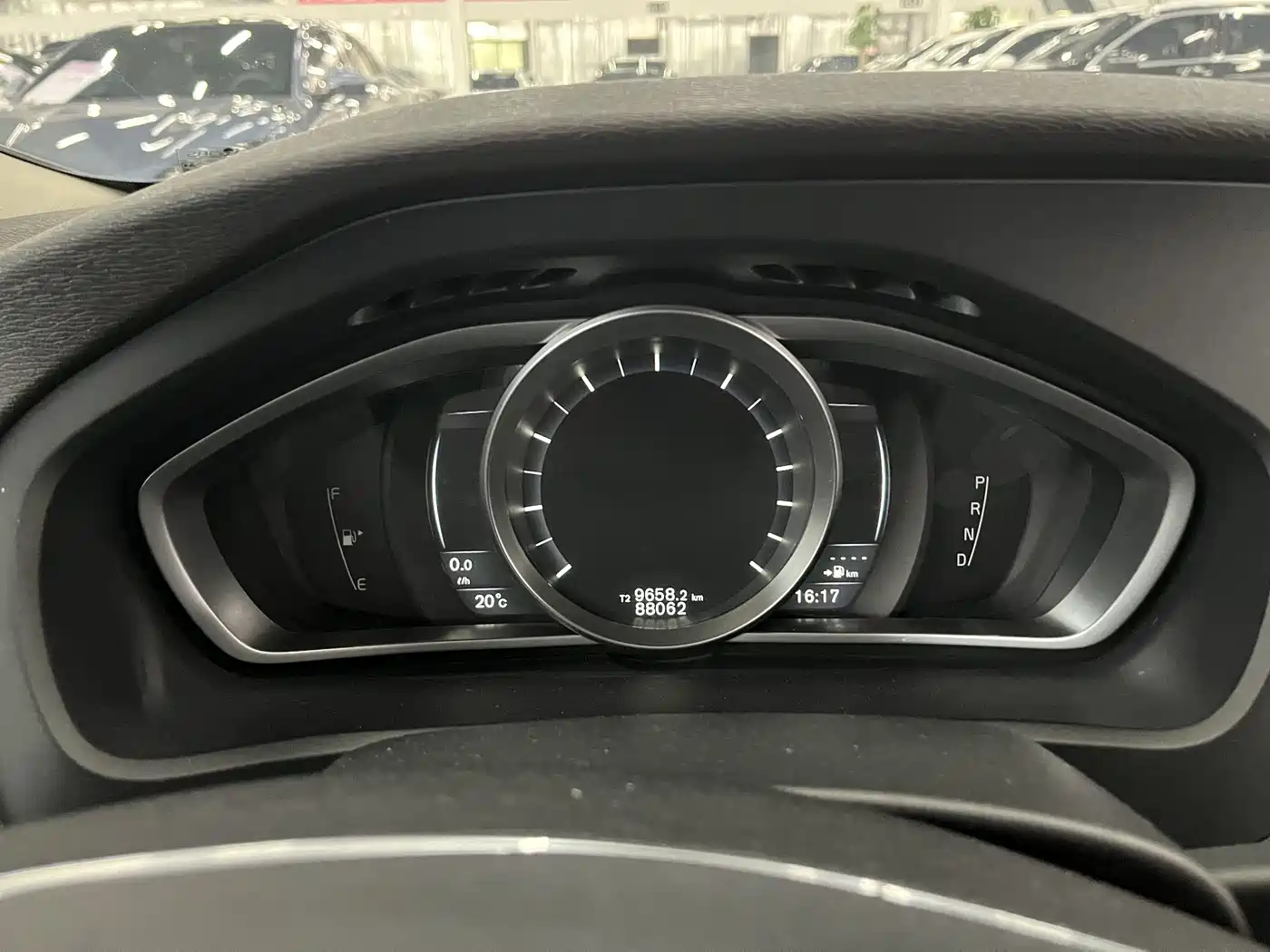 Фото 5 - Volvo V40