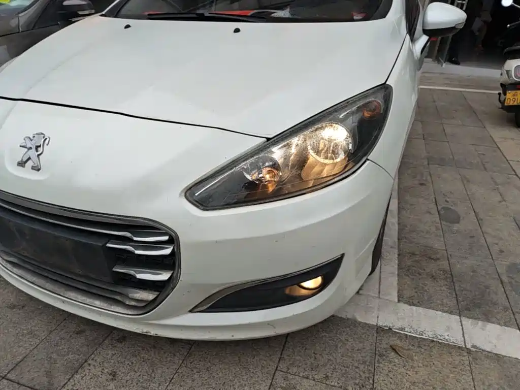 Peugeot 308 2015 2014 Model Joy Edition Classic 1.6L Automatic Superior Style